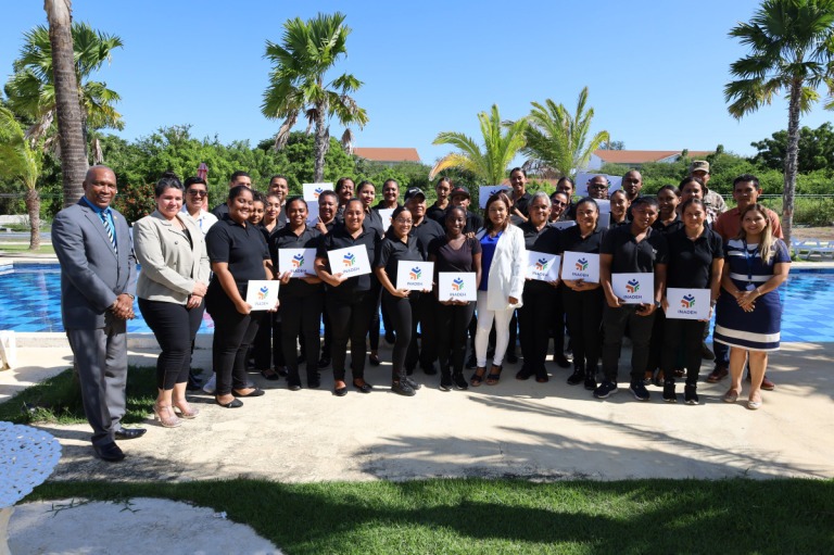DIPRED e INADEH certifican a más de 33 Operadores de Banquetes en Punta Chame