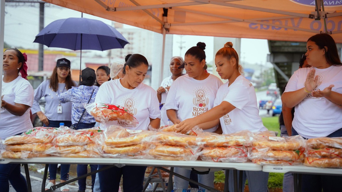 Éxito total venta de roscas en el Cefere